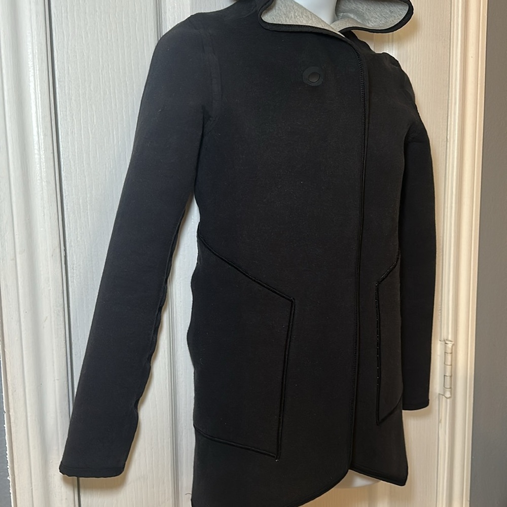 Ivivva On The Double Wrap Reversible Jacket Gray/Black Girl 8 - Picture 2 of 12